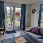 Woning Met Voorverwarmde, Overdekte Jacuzzi In De Tuin Holiday home *