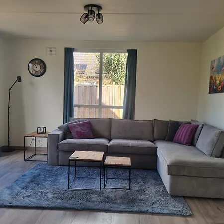 Woning Met Voorverwarmde, Overdekte Jacuzzi In De Tuin Holiday home