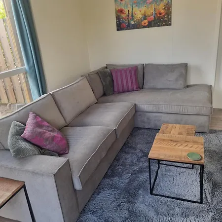 Holiday home Woning Met Voorverwarmde, Overdekte Jacuzzi In De Tuin *