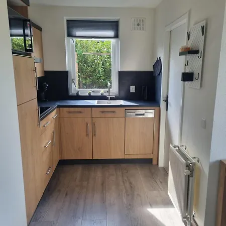 Holiday home Woning Met Voorverwarmde, Overdekte Jacuzzi In De Tuin