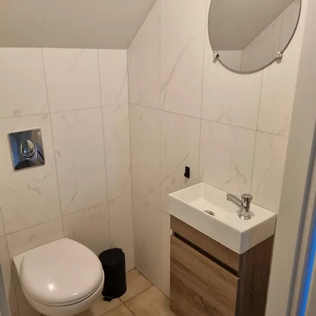 Woning Met Jacuzzi In Grote Tuin *