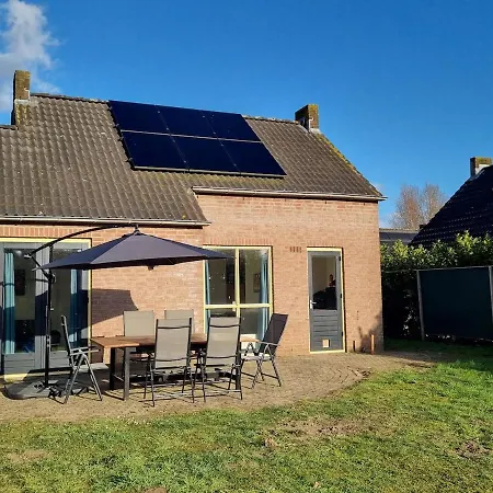 Woning Met Voorverwarmde, Overdekte Jacuzzi In De Tuin Ferienhaus *