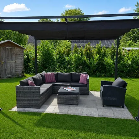 Woning Met Voorverwarmde, Overdekte Jacuzzi In De Tuin Holiday home