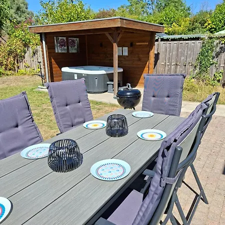 Holiday home Woning Met Voorverwarmde, Overdekte Jacuzzi In De Tuin Ewijk