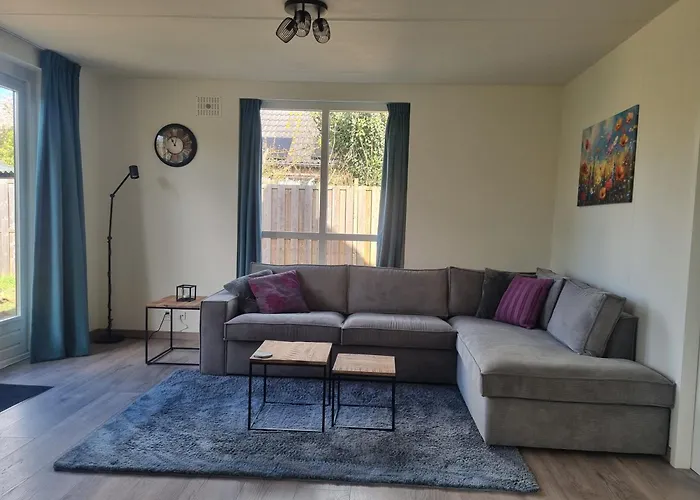 Woning Met Jacuzzi In Grote Tuin Дом отдыха