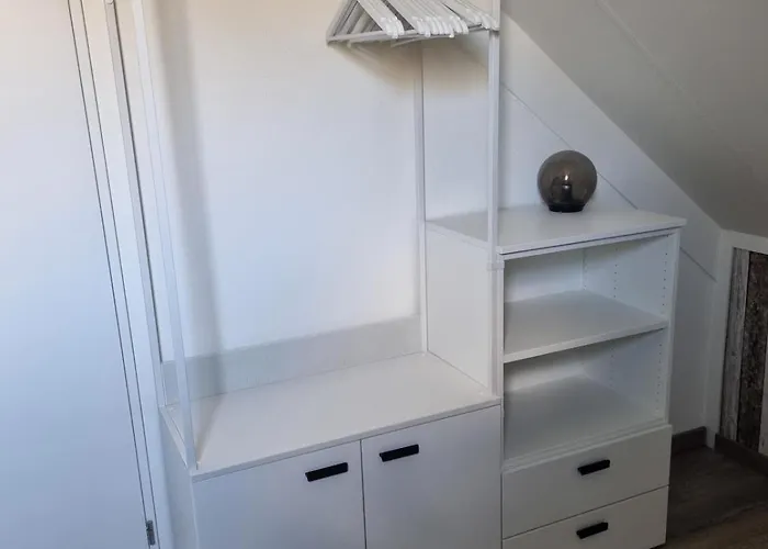 Дом отдыха Woning Met Jacuzzi In Grote Tuin Ewijk