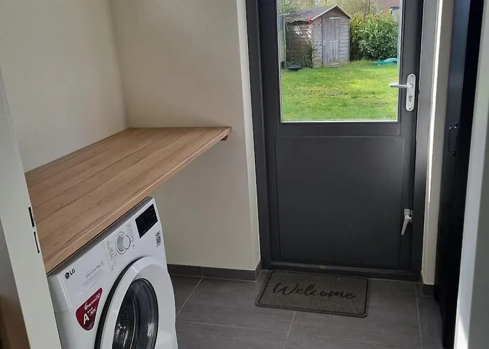 Woning Met Jacuzzi In Grote Tuin Holiday home *