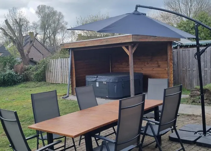 Woning Met Jacuzzi In Grote Tuin Holiday home