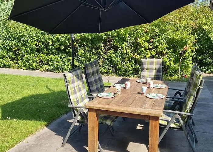 Woning Met Jacuzzi In Grote Tuin