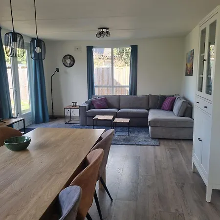 Woning Met Jacuzzi In Grote Tuin 度假居 Ewijk