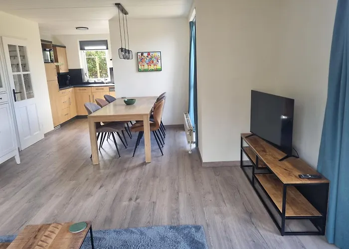 度假居 Woning Met Jacuzzi In Grote Tuin *