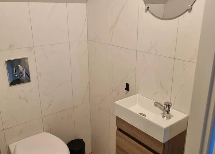 Woning Met Jacuzzi In Grote Tuin *